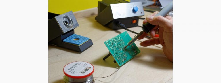 Obradoiro de iniciación á soldadura electrónica